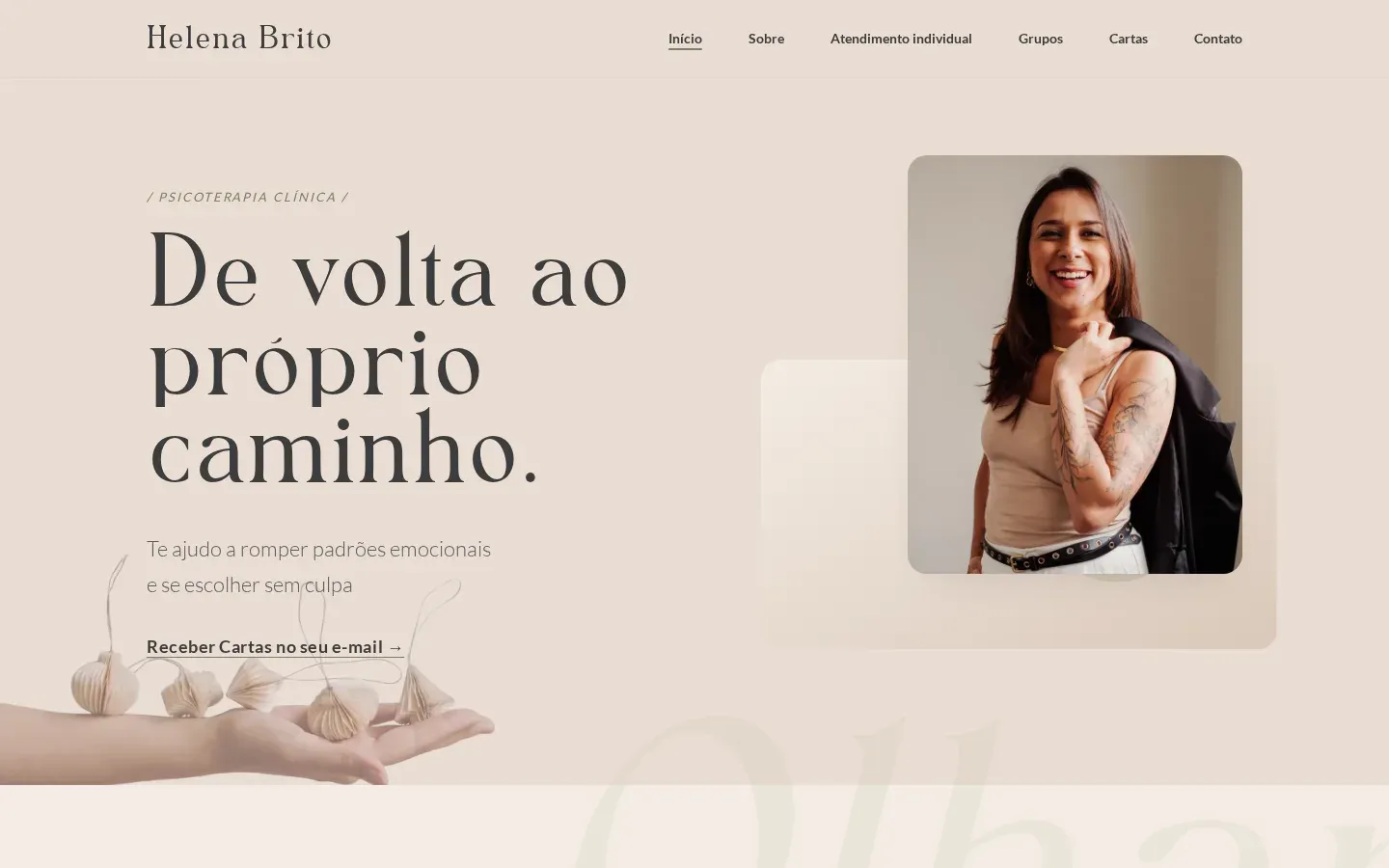Helena Brito: home page com headline editorial e posicionamento de saúde da mulher